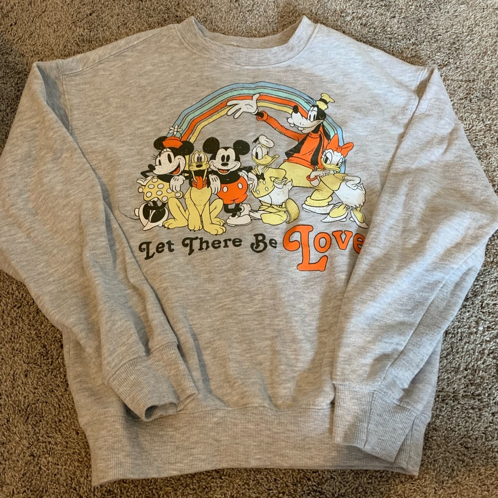 Women’s graphic crewneck